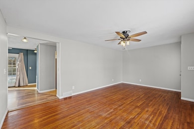 424 S Main St, Farmer City, IL 61842 - photo 6