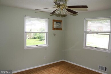 301 Ryan Rd, Glen Burnie, MD 21061 - photo 3
