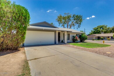 801 E Divot Dr, Tempe, AZ 85283 - photo 2