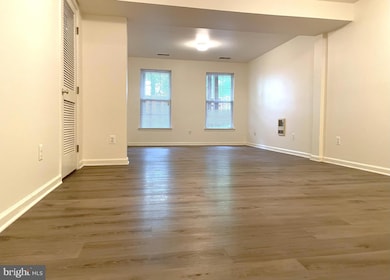 2540 Banshire Dr, Herndon, VA 20171 - photo 5