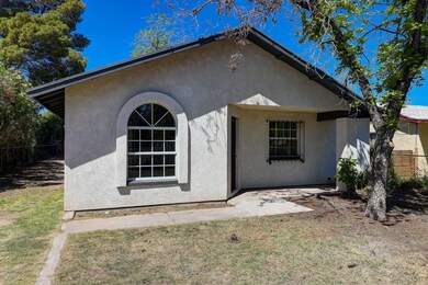 2318 N 27th Place, Phoenix, AZ 85008 - photo 2