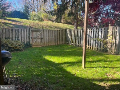 6877 Mclean Province Cir, Falls Church, VA 22043 - photo 5