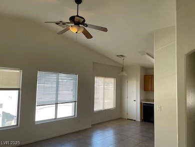 6427 Rusticated Stone Ave unit 101, Henderson, NV 89011 - photo 5