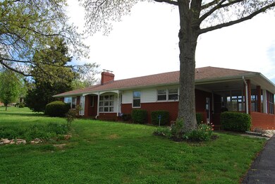 12564 Dickerson Mill Rd, Moneta, VA 24121 - photo 2