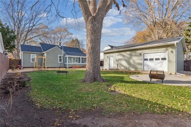 117 Lombard St, Waterloo, IA 50702 - photo 3