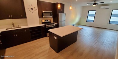 Kitchen with Center Island