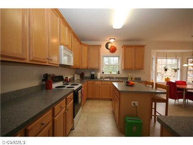 7906 Longfellow Ct, Midlothian, VA 23112 - photo 6