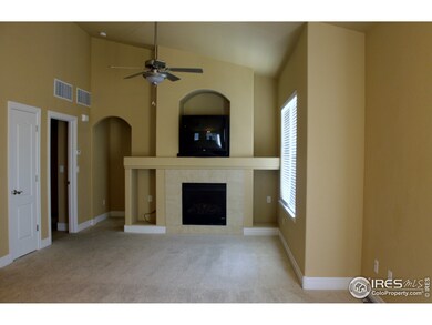 living room w fireplace