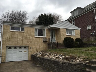 Adorable home with a huge back yard !