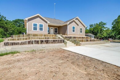 1105 Sarah Ln, Cleburne, TX 76031 - photo 3