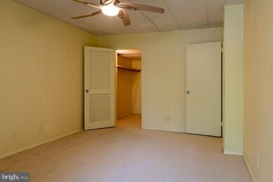 2636 Fort Farnsworth Rd unit 127, Alexandria, VA 22303 - photo 6