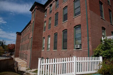 Emerson Mills unit 101, Pembroke, NH 03275 - photo 2