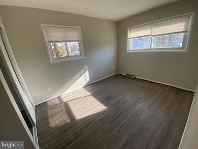 6704 Vermont Ct, Hyattsville, MD 20785 - photo 5