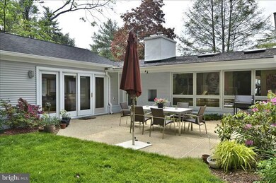 7526 Glennon Dr, Bethesda, MD 20817 - photo 4