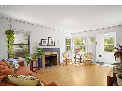 139 NE Stafford St, Portland, OR 97211 - photo 5