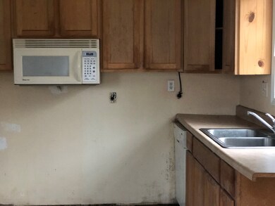 114 Underwood Dr unit 1, Uvalda, GA 30473 - photo 5