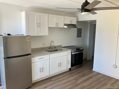 1305 Washington Ave unit 15, Bay City, MI 48708 - photo 4