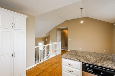 1221 SE Rosehill Dr, Lees Summit, MO 64081 - photo 6