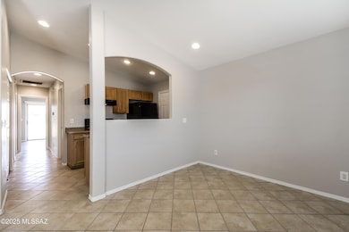 004-photo-dining-room-9113530