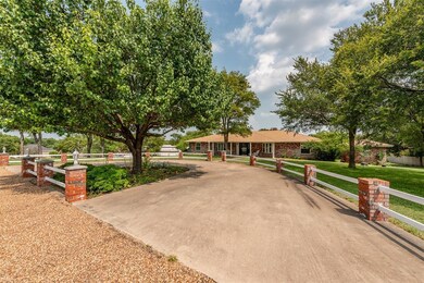 1558 Red Oak Cir, Azle, TX 76020 - photo 7