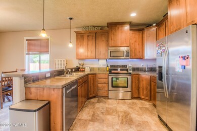 802 Summit Ave, Moxee, WA 98936 - photo 4