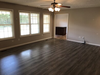 1039 Indian Springs Cir, Manchester, TN 37355 - photo 2