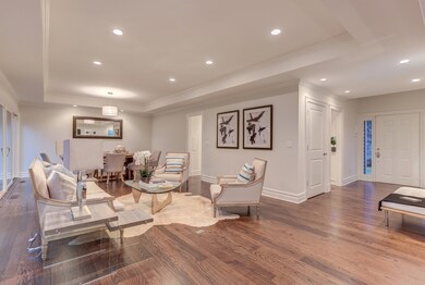 612 W Lyon Farm Dr unit 612, Greenwich, CT 06831 - photo 2