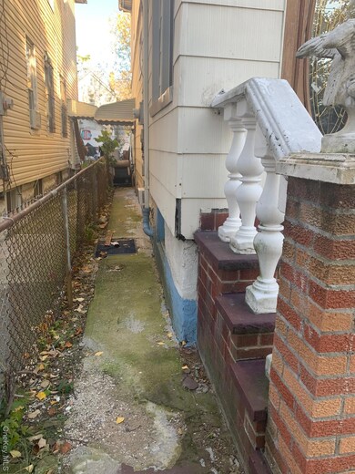 105-47 88th St, Jamaica, NY 11417 - photo 4