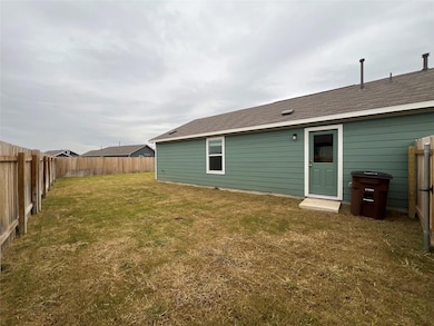 420 Halfmoon Dr, Lockhart, TX 78644 - photo 3