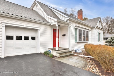 39 Upper Loudon Rd, Albany, NY 12211 - photo 2