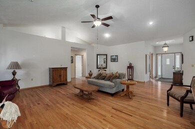 1604 E Bingham-7
