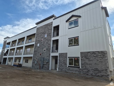 View of apartment building / complex