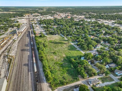 710 N Border St, Cleburne, TX 76031 - photo 2