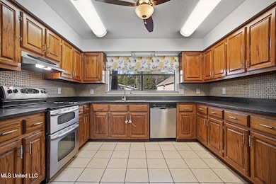 884 Kailua Place, Diamondhead, MS 39525 - photo 6