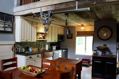 418 Lyman Batcheller Rd unit C, Hartford, VT 05001 - photo 2