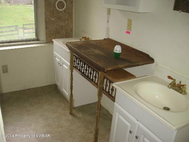 44 Atherholt Dr, Wyoming, PA 18644 - photo 6