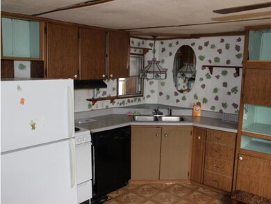 74 Glen St, Brattleboro, VT 05301 - photo 2