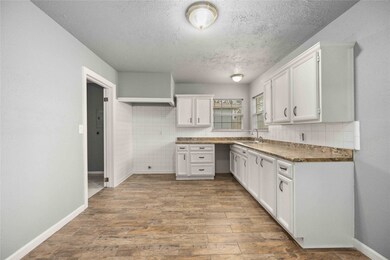 7321 Saint Louis St, Houston, TX 77028 - photo 5