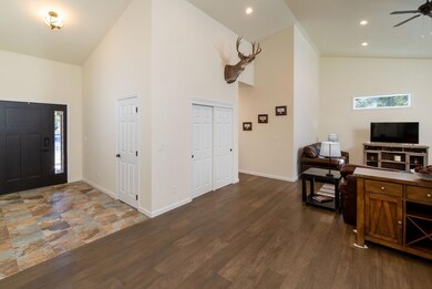 foyer living