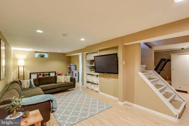 6908 Duke Dr, Alexandria, VA 22307 - photo 5