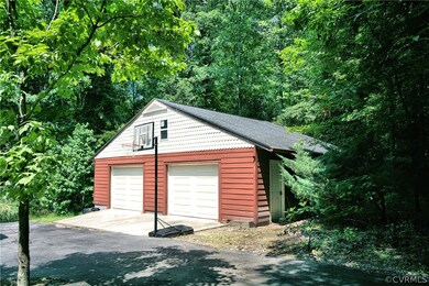 Airconditioned Detached garage.