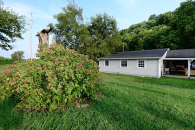 960 Goose Creek Rd, Shelbyville, TN 37160 - photo 7