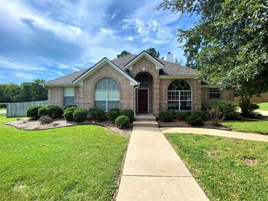 113 Bobwhite Dr, Lufkin, TX 75904 - photo 2