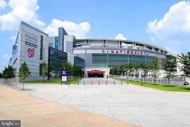 eNvy unit N409, Washington, DC 20024 - photo 2