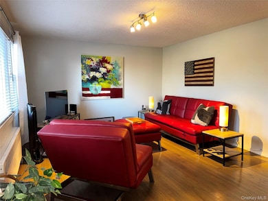 235 S Buckhout St unit 235, Irvington, NY 10533 - photo 3