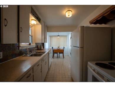 660 W Orchard Ave, Hermiston, OR 97838 - photo 6