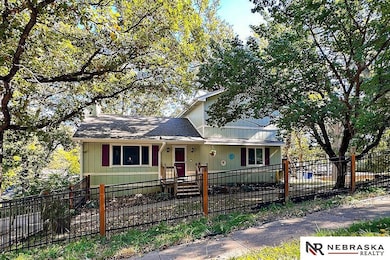 1605 Farrell Dr, Bellevue, NE 68005 - photo 2