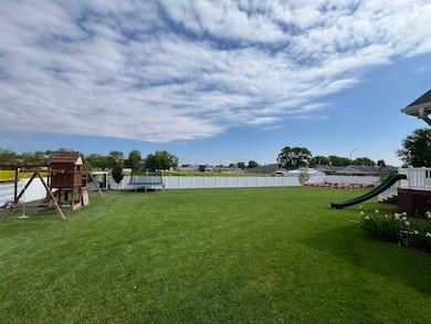 806 Regency Cir, Albion, NE 68620 - photo 5