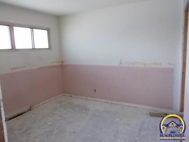 2016 SW 71st Terrace, Topeka, KS 66619 - photo 5