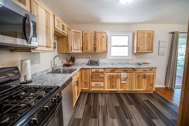 42 Burnside St, Nashua, NH 03064 - photo 6